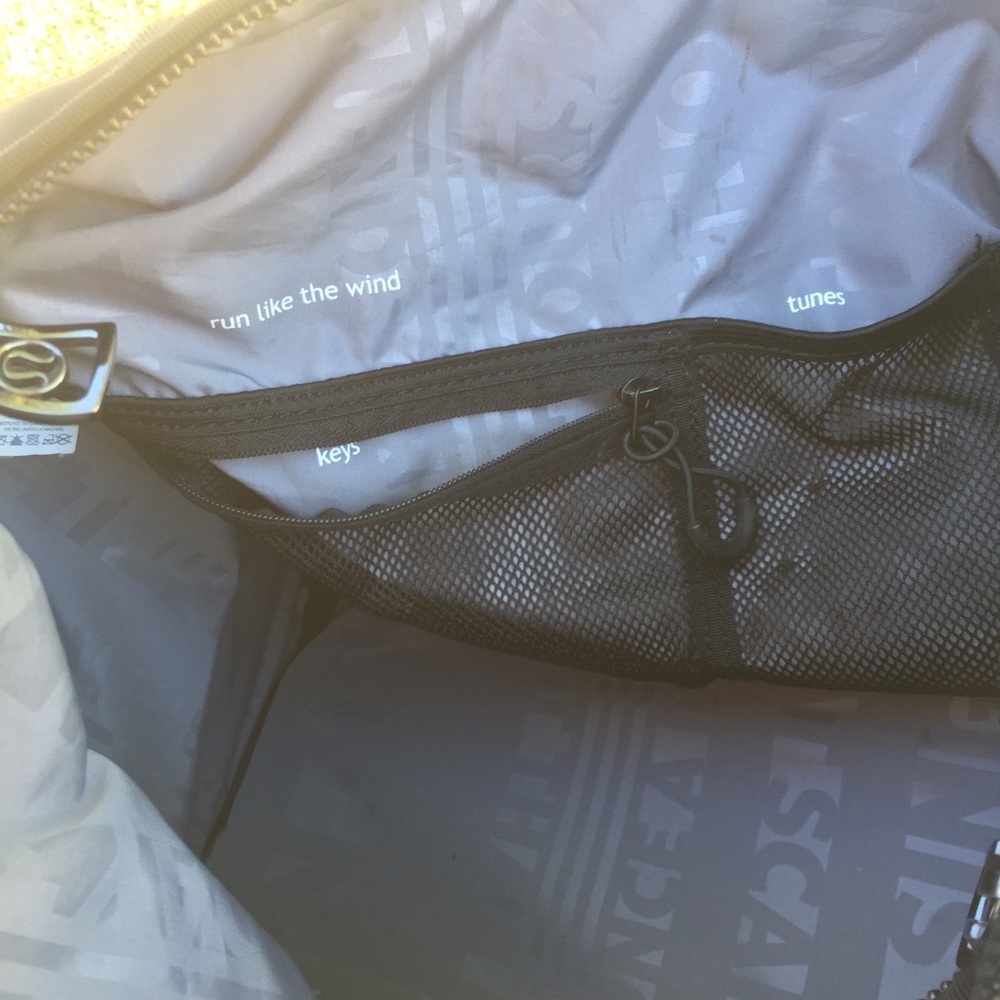 Lululemon legendary duffel - Picture 6 of 8